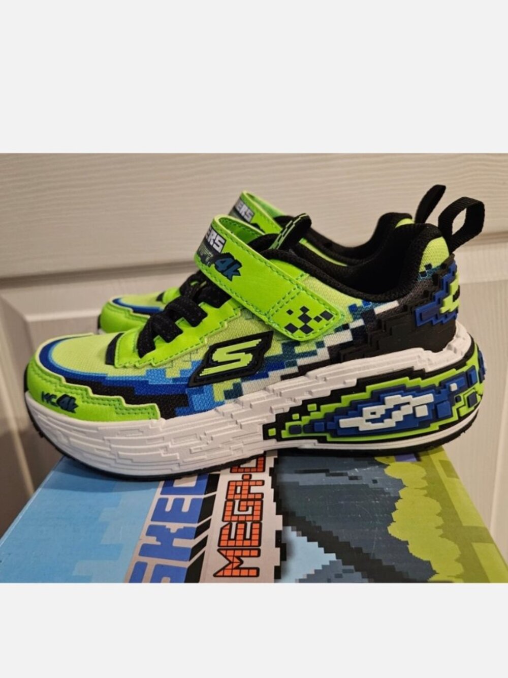 Skechers Mega-Craft 4k Sneakers Shoes Size 12 kids. Lime/Black New on box